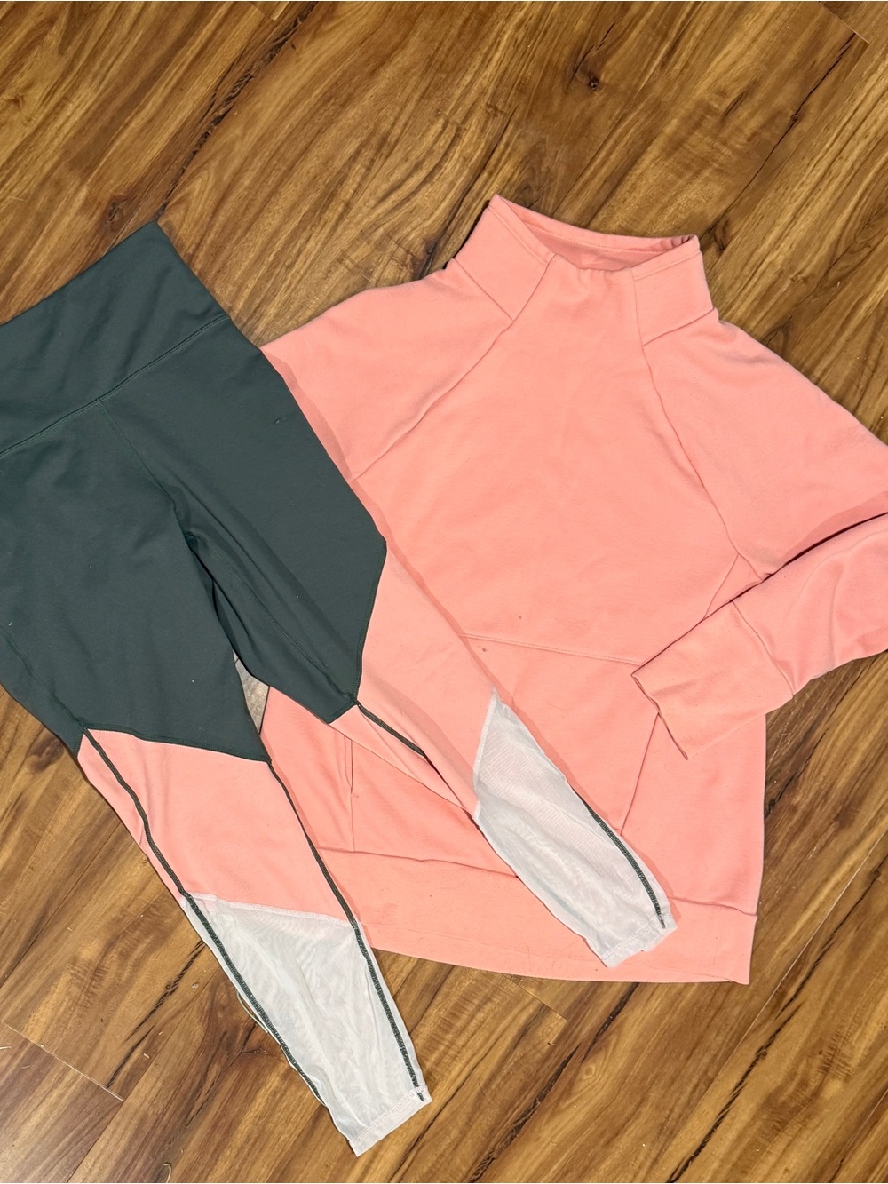 Fabletics Matching Set Mock Neck Pullover Leggings Coral Small